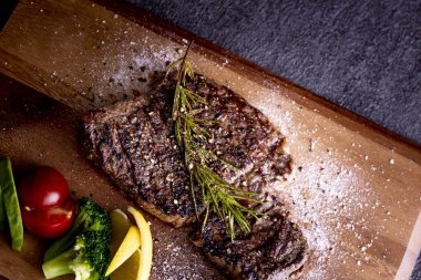 Bu makro boy ızgara leziz biftek..