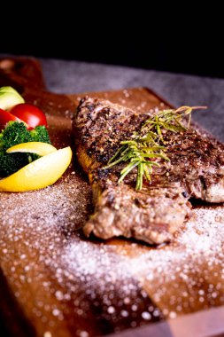 Bu makro boy ızgara leziz biftek..