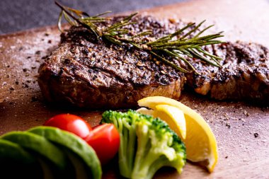 Bu makro boy ızgara leziz biftek..