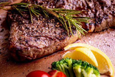 Bu makro boy ızgara leziz biftek..