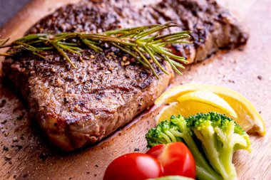 Bu makro boy ızgara leziz biftek..