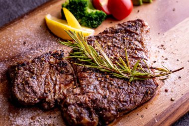 Bu makro boy ızgara leziz biftek..