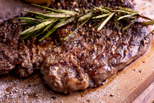 Bu makro boy ızgara leziz biftek..