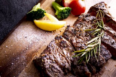 Bu makro boy ızgara leziz biftek..