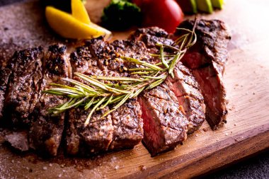 Bu makro boy ızgara leziz biftek..