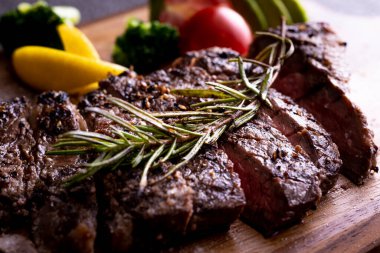 Bu makro boy ızgara leziz biftek..