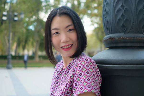 Estilo Vida Urbano Aire Libre Retrato Joven Feliz Hermosa Mujer —  Fotos de Stock