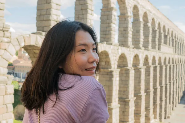 Atractiva Chica Asiática Durante Las Vacaciones España Joven Mujer China — Foto de Stock