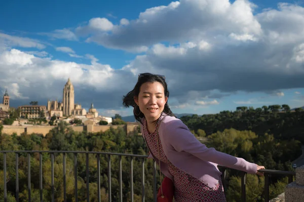 Joven Mujer Asiática Aire Libre Estilo Vida Retrato Feliz Hermosa —  Fotos de Stock