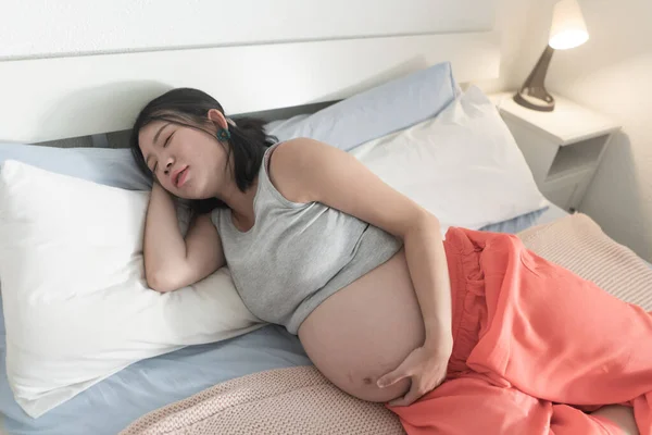 Home Portrait Young Tired Depressed Asian Chinese Woman Pregnant Bed — Fotografia de Stock
