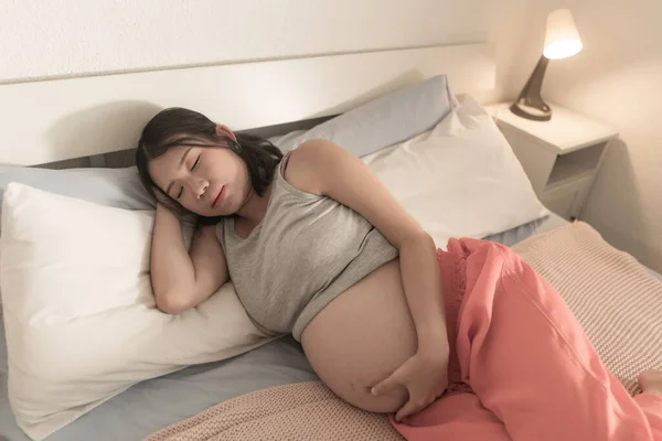 Home Portrait Young Tired Depressed Asian Korean Woman Pregnant Bed — Fotografia de Stock