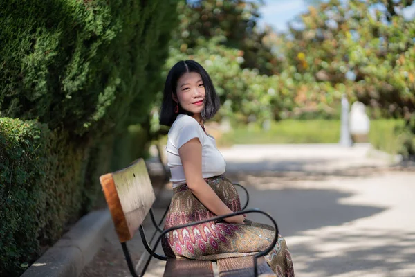 Fiatal Boldog Gyönyörű Ázsiai Japán Terhes Mutatja Hasát Büszke Vidám — Stock Fotó