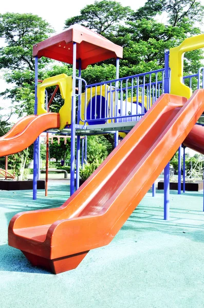 Parque infantil, equipo, niños — Foto de Stock