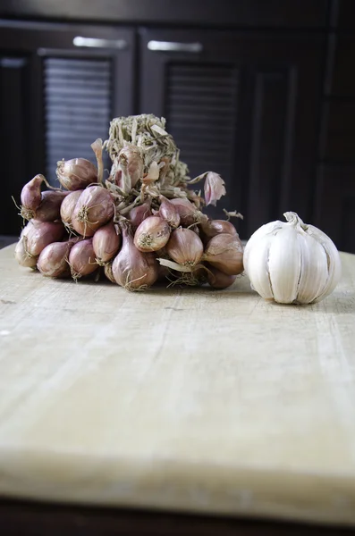 Garlic and red onion. — Stock Photo, Image