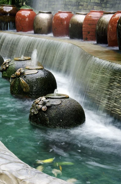 Agua de jardín cae . — Foto de Stock