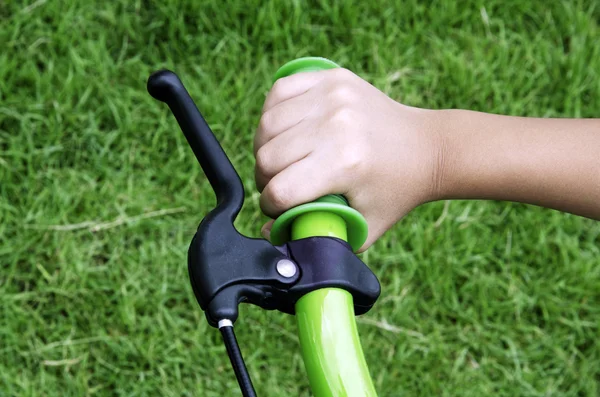 Bicycle handlebar hands. — Stock Photo, Image