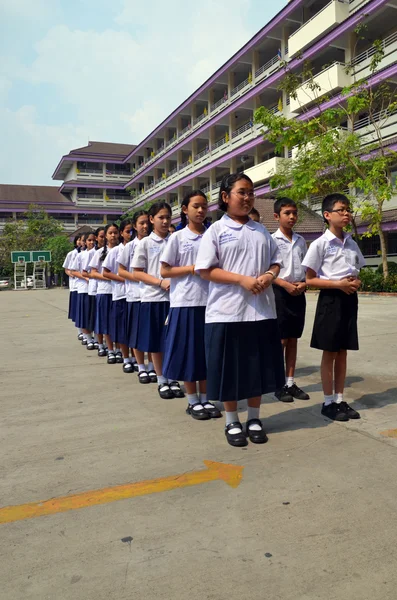 Os alunos estão na fila . — Fotografia de Stock