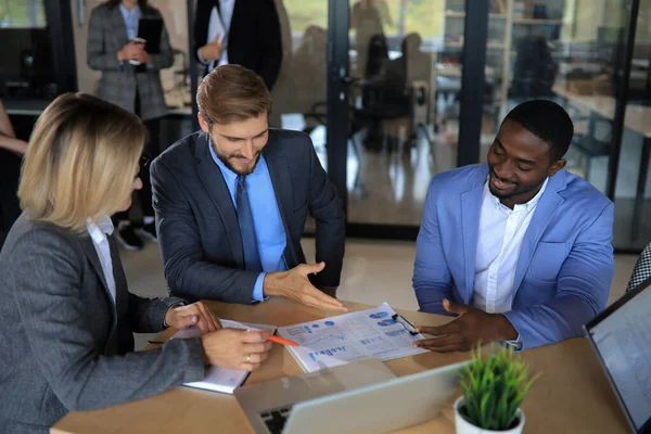 Gruppo Imprenditori Riunione Discutere Pianificare Progetto — Foto Stock