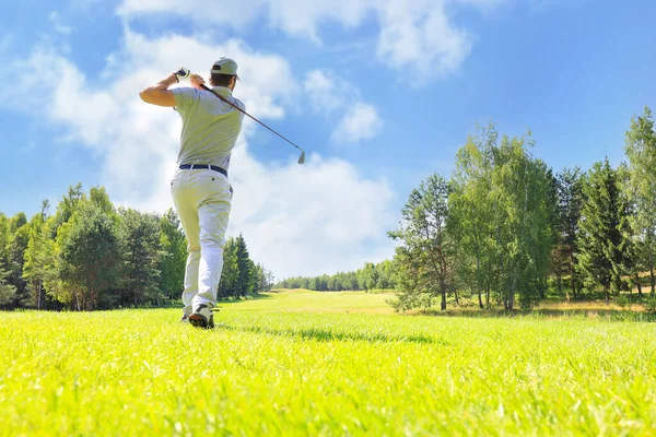 Comprimento Total Jogador Golfe Jogando Golfe Dia Ensolarado Profissional Golfista — Fotografia de Stock