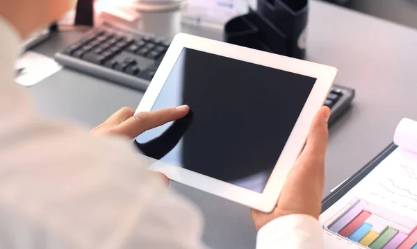 Empresário Segurando Tablet Digital Conceito Negócio — Fotografia de Stock