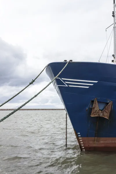 Cargo ship prow in harbor — Stock Photo, Image