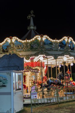 Lunaparkta atlı karınca