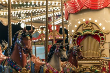 Lunaparkta atlı karınca