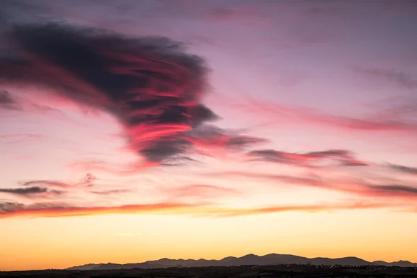 Zonsondergang en wolken — Stockfoto