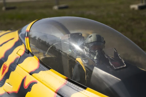 Bellota odrzutowiec pilot 2013 jet — Zdjęcie stockowe