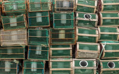 Galiçya İspanya 'daki bir limanda balıkçı çömleği.