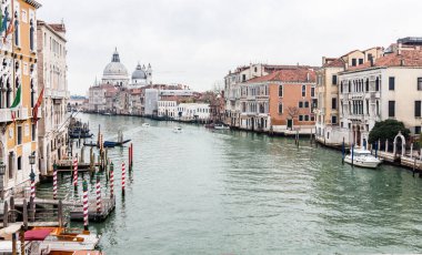 views of the beautiful canals of the city of Venice