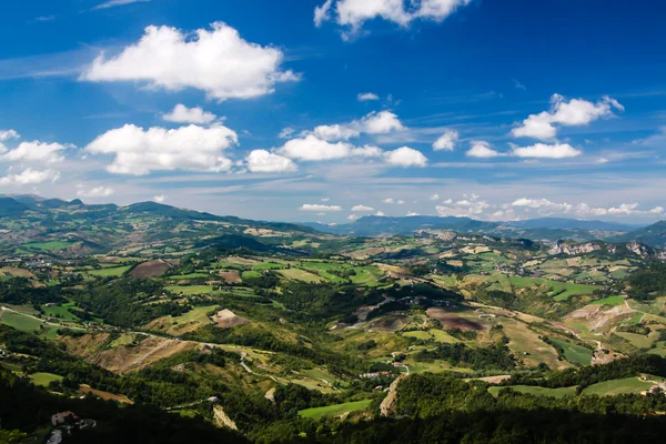 Blick von oben auf San Marino lizenzfreie Stockfotos