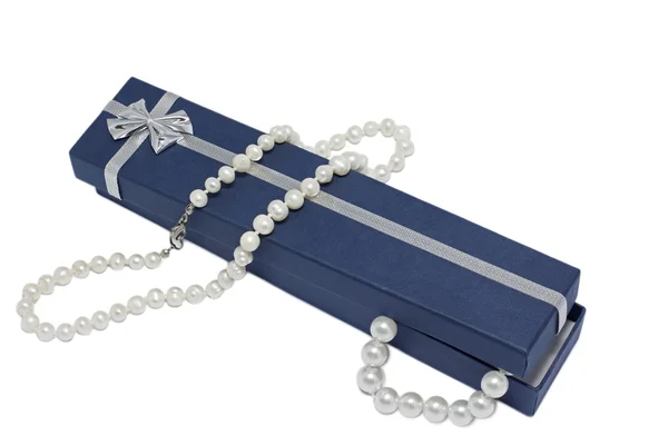 珍珠，装在礼品包装 — 图库照片