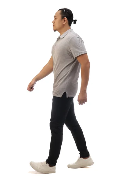 Asiatischer Mann Grauem Lässigem Hemd Schwarzer Jeans Und Weißen Schuhen — Stockfoto