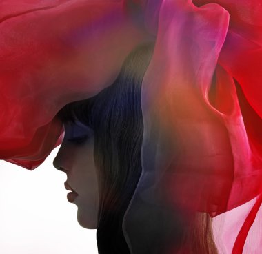 perdelik kadınla profili.