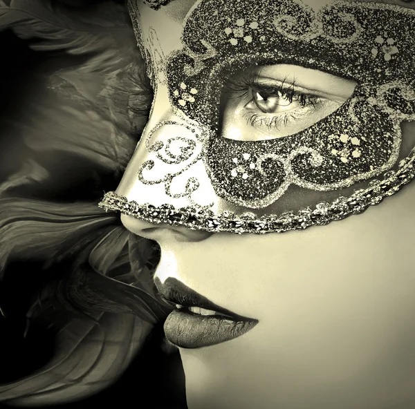 Perfil de woman in mask . Imagem De Stock