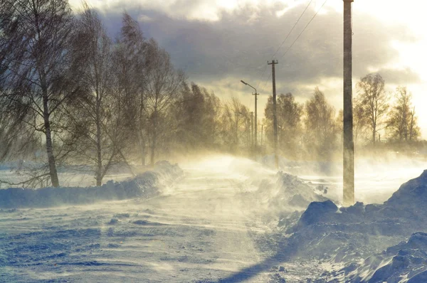 暴雪的道路上 — 图库照片