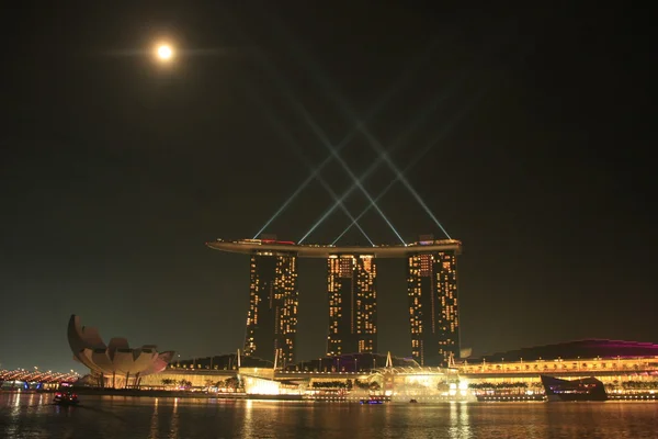 砂のマリーナ ベイ リゾート、シンガポールでの光のショー — ストック写真