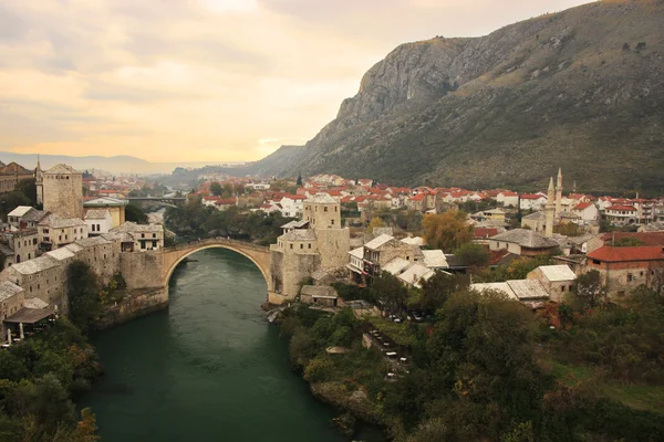 Town of Mostar and Stari Most in the evening, Bosnia and Hercegovina — Stock Photo, Image