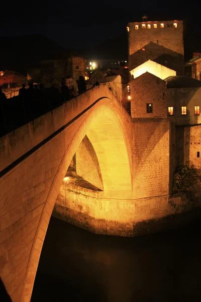 Stari Most ночью, Мостар, Босния и Герцеговина — стоковое фото