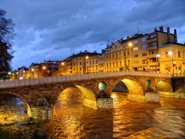 miljacko Nehri'nde gece, sarajevo, Bosna Hersek, Latin Köprüsü