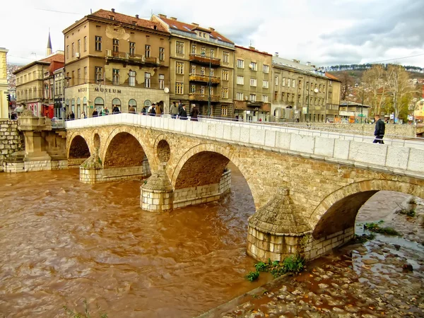 Latin Bridge on Miljacko river, Sarajevo, Bosnia and Herzegovina — Stock Photo, Image