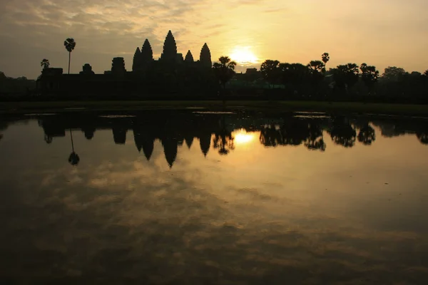 Tempio di Angkor Wat all'alba, Siem reap, Cambogia — Foto Stock