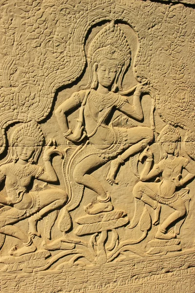 Apsara-Tänzer wandschnitzerei, bajon-tempel, angkor-gebiet, siem ernten, kambodscha — Stockfoto