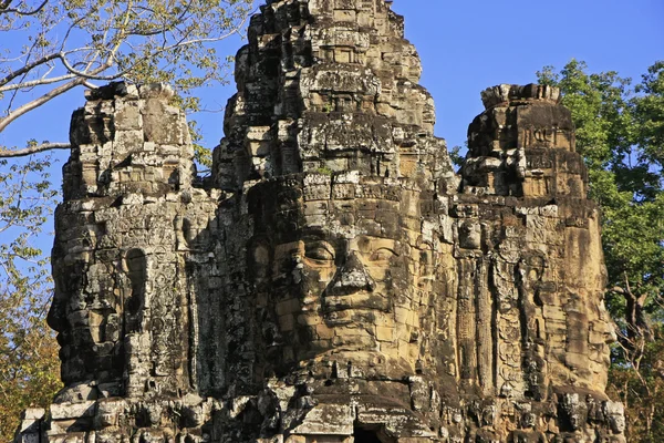 Rostos de pedra de South Gate, Angkor Thom, área de Angkor, Siem Reap, Camboja — Fotografia de Stock