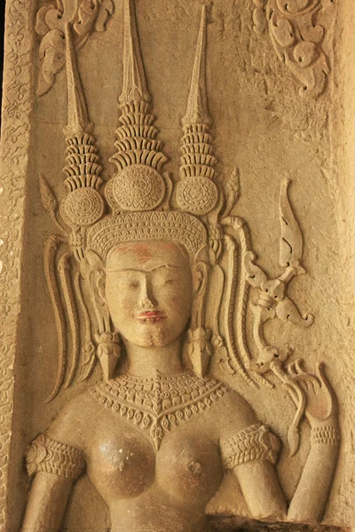 Vägg relief av devata, angkor wat templet, siem reap, Kambodja — Stockfoto