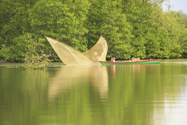 Lokala fiskare, ream nationalpark, Kambodja — Stockfoto