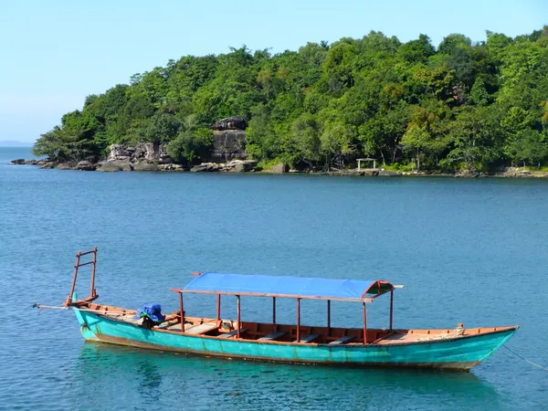 Traditionell träbåt, sihanoukville, Kambodja — Stockfoto