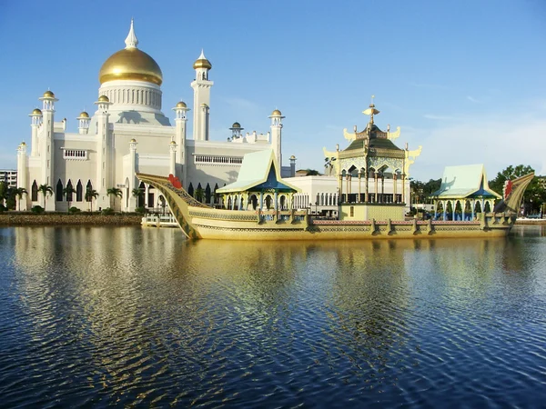 Sultan Omar Ali Saifudding mecset, Bandar Seri Begawan, Brunei Szultánság — Stock Fotó
