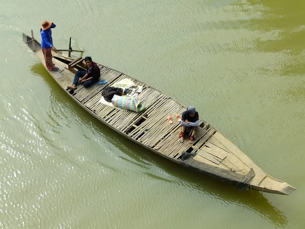 Barca tradizionale in legno, Cambogia — Foto Stock